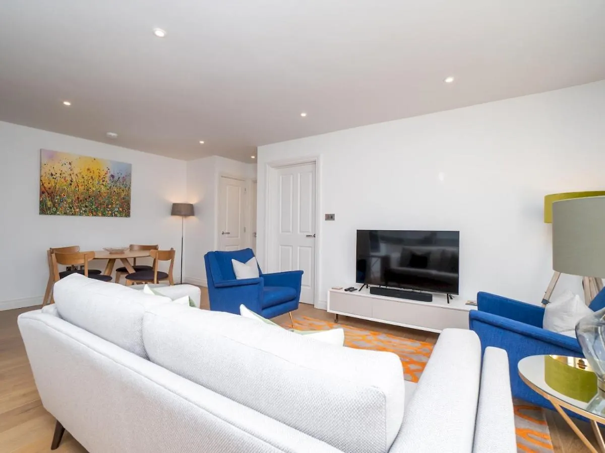 Pass The Keys Quiet 1 Bed Central Apartment With Parking Bath 0*,  United Kingdom