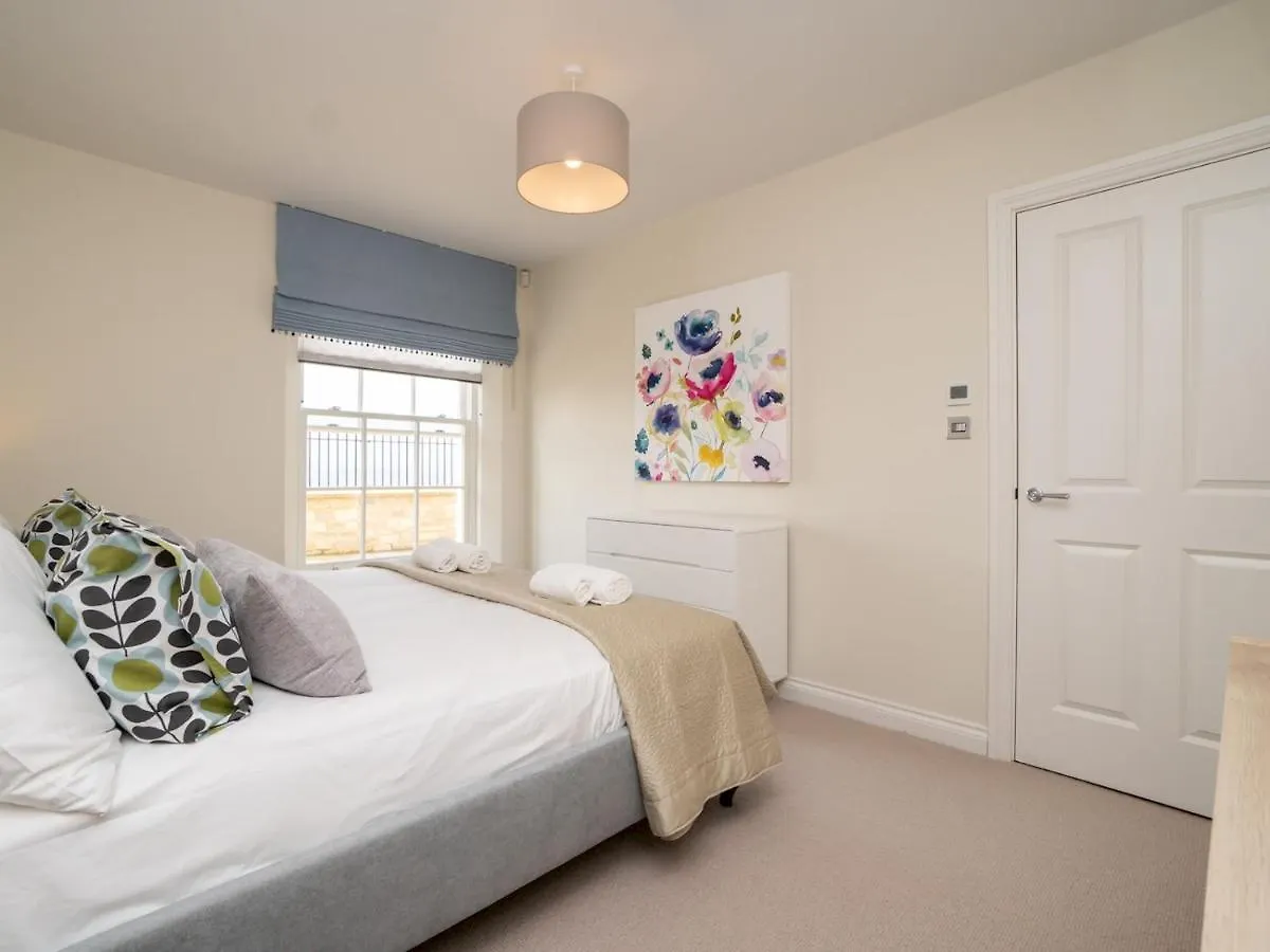 Pass The Keys Quiet 1 Bed Central Apartment With Parking Bath