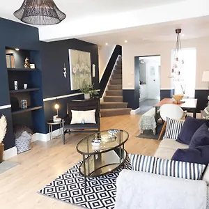 Aubrey Holiday home Cowbridge