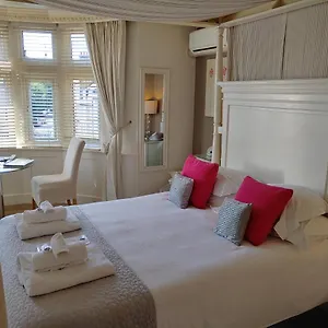 The House Boutique - In-room Breakfast - Free Parking Bed & Breakfast