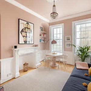 Stylish With Parking - Garden And Workspace Bath