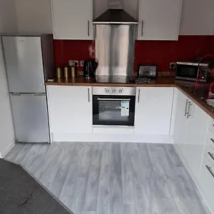 The Elms - Close To Centre Apartment Cardiff