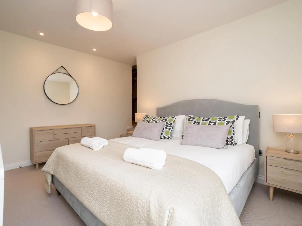 Pass The Keys Quiet 1 Bed Central Apartment With Parking Bath 0*,