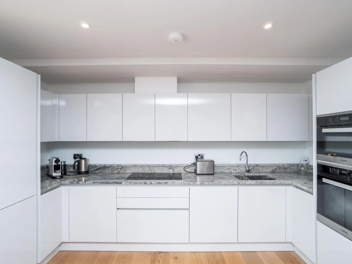 Pass The Keys Quiet 1 Bed Central Apartment With Parking Bath
